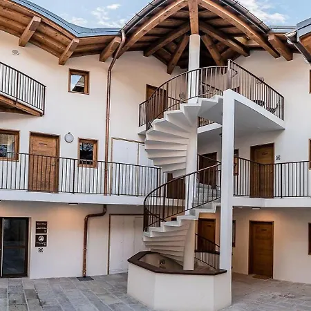 Le Grand Bouquetin - 4 Pieces Pour 8 Personnes Mae-9934