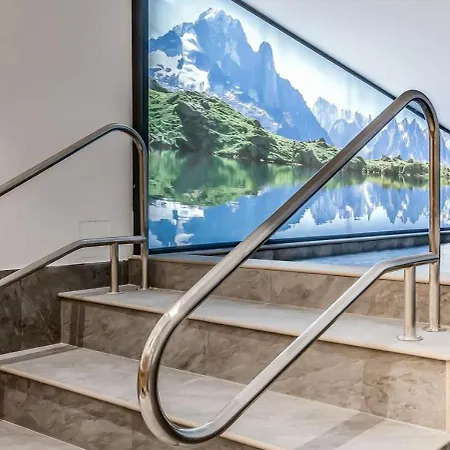 Le Grand Bouquetin - 4 Pieces Pour 8 Personnes Mae-9934